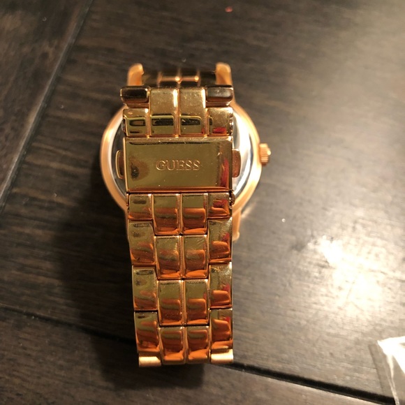 Guess Rosegold Watch - Picture 4 of 5